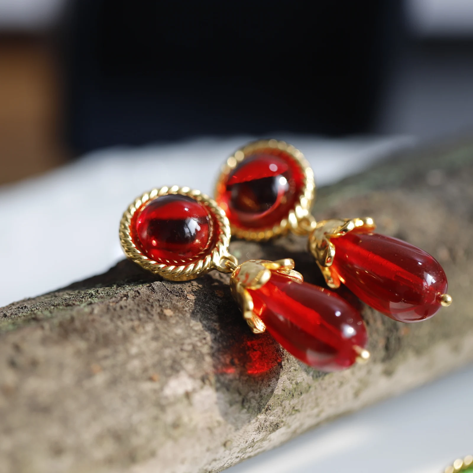 

Vintage Red Teardrop Earrings for Women, 18K Gold Plated Dangle Earrings, Elegant Ruby Red Drop Studs, Retro Party Jewelry Gift