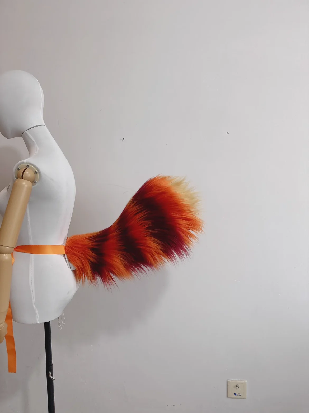 ชุดคอสเพลย์ผู้หญิงเปลี่ยนรูปแบบภาพยนตร์หมีแพนด้าหางตุ๊กตาแรคคูนเหม่ยของฮาโลวีนปาร์ตี้งานรื่นเริงอุปกรณ์เสริมสวมบทบาท