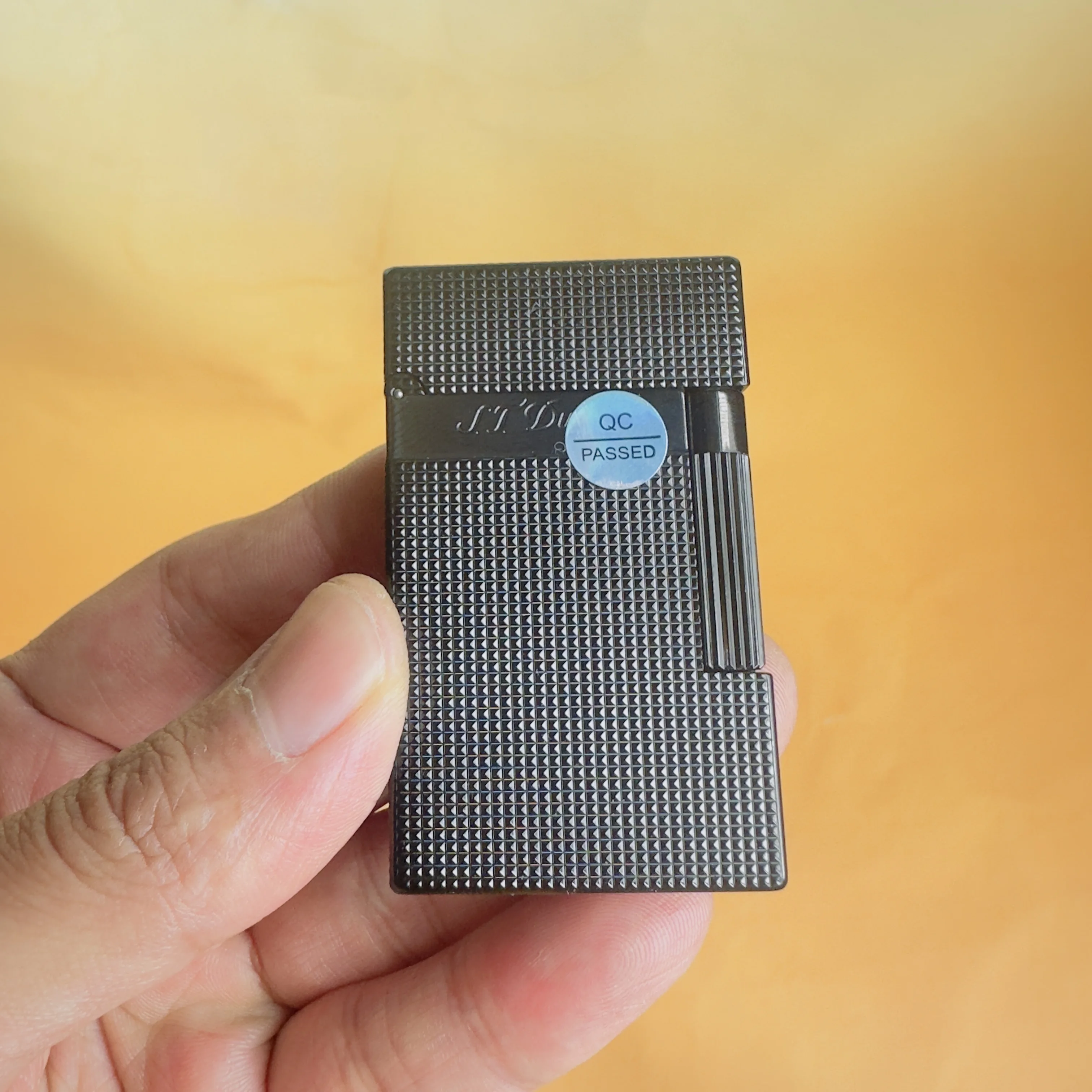 Dupont lighter Luxe merk aansteker, met een helder en luid geluid, een perfect cadeau voor mannen, inclusief gepersonaliseerde accessoires. Dupont  Logo