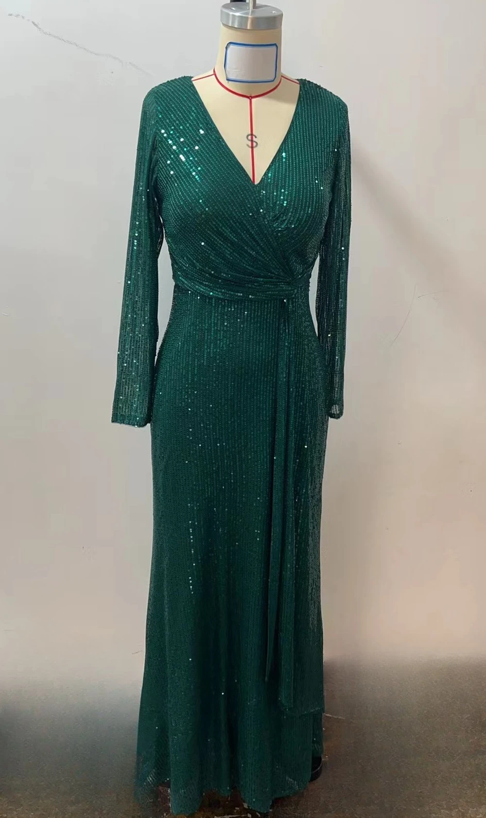 Vestido de Festa Formal Longo com Decote em V, Rendas e Mangas Longas