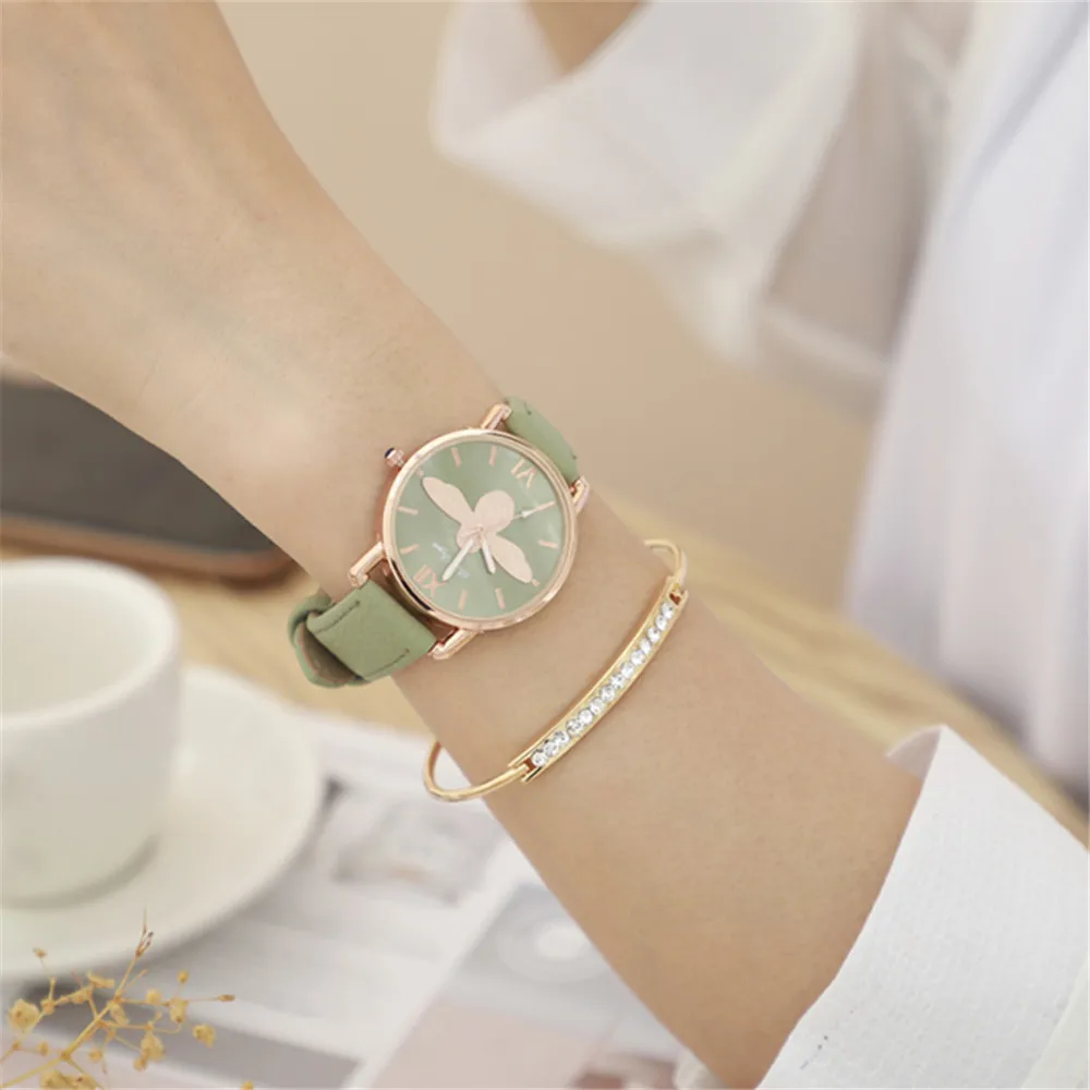 Reloj de cuarzo informal para mujer, diseño de pequeña abeja Simple, relojes de pulsera Vintage de cuero verde, relojes de lujo para mujer