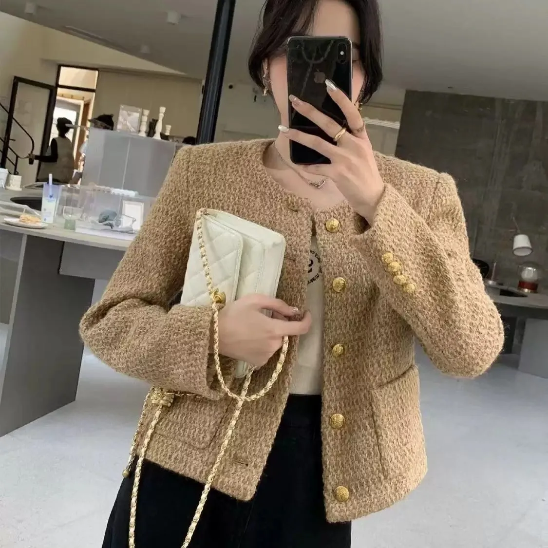 Fashionable Short Outerwear Women's 2026 New Autumn Winter Versatile High-End Sensation Fragile Style Small Size Top
