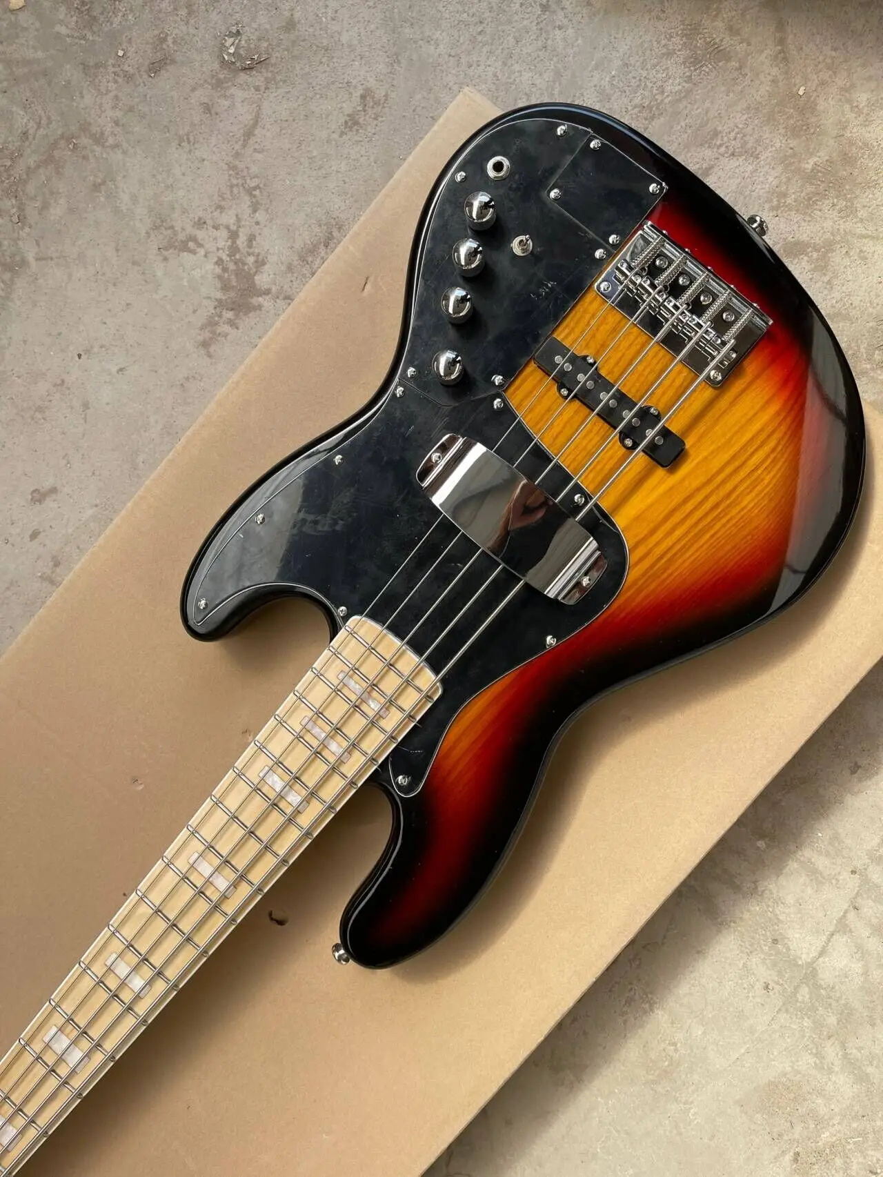 China guitar factory custom new jazz Electric bass Guitar sunburst  5 String Ash wood body Jazz Bass guitar Active pickup 2024