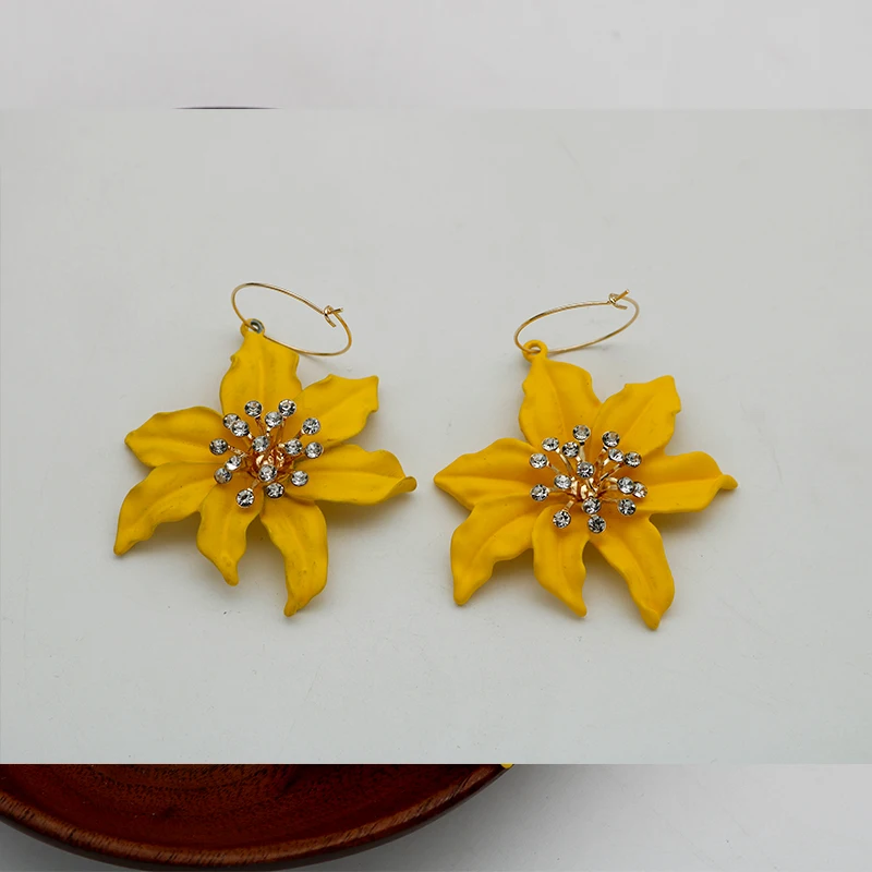 Large Metal Yellow Petal Flower Earrings For Women Spring Summer Holiday Accessories Heavy Styles Wholesale Jewelry Gift 2023651