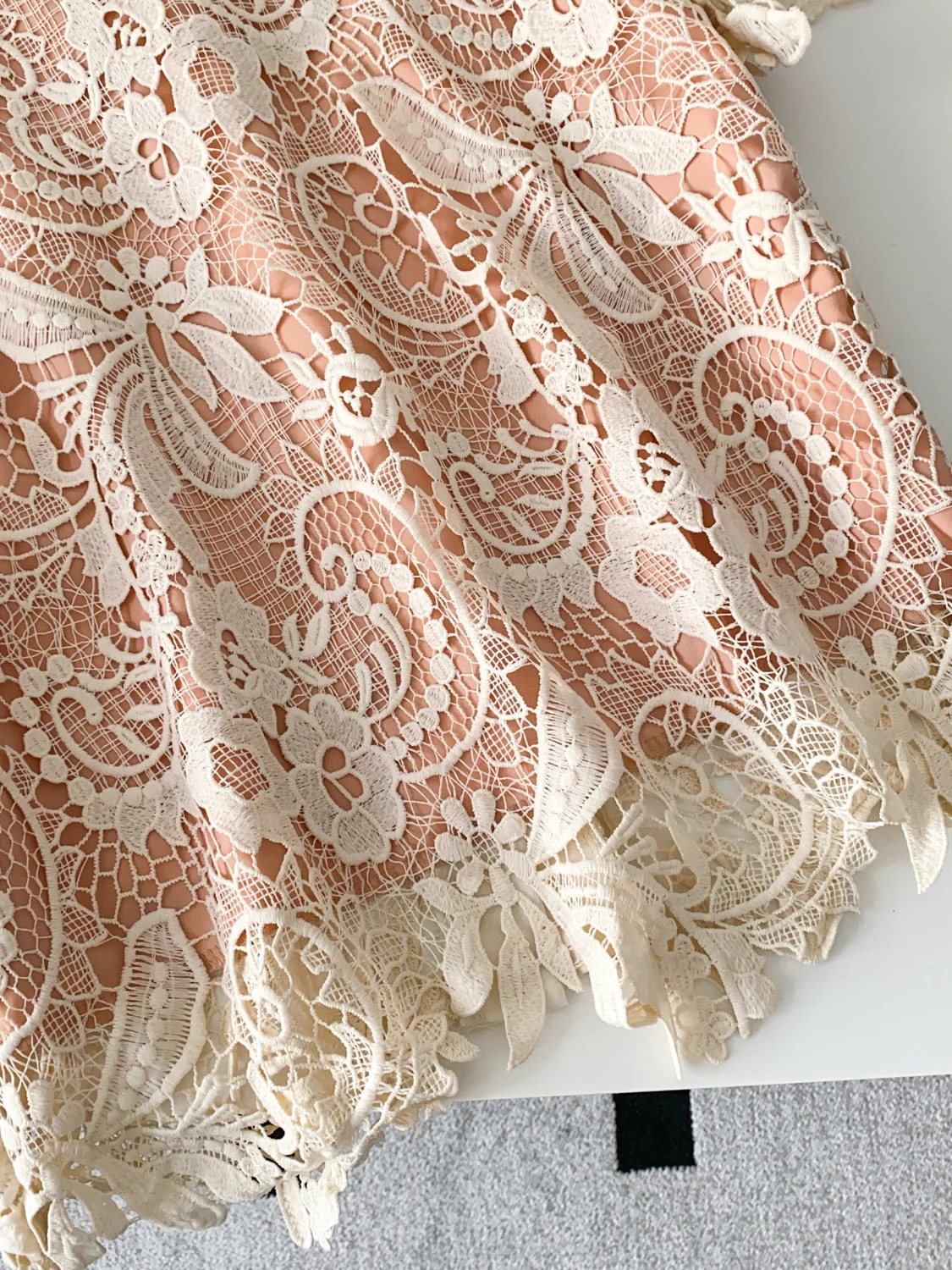 

Retro Court Sle ort Sve Me Hollow out Hook Embroidery Women's irt Slim Fit Breathable Korean Version Summer Top