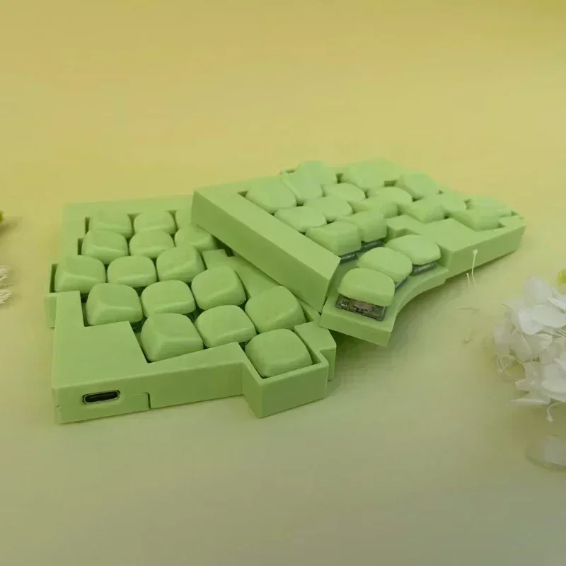 TOTEM Draadloos laag profiel gesplitst toetsenbord FDM Print Shell Keycap Aangepaste ZMK Bluetooth/bedraad gesplitst mechanisch toetsenbord Ergonomie