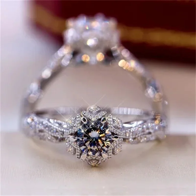 Super Shining Women Fashion Ring Exquisite Silver Color Inlaid Round Flower Stones Wedding Rings for Women Engagement Jewelry