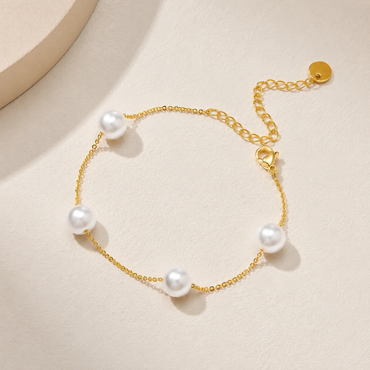 18K vergoldetes Armband mit Imitationsperlen und Edelstahlkette für Damen, geeignet für den täglichen Gebrauch, als Schmuckgeschenk.