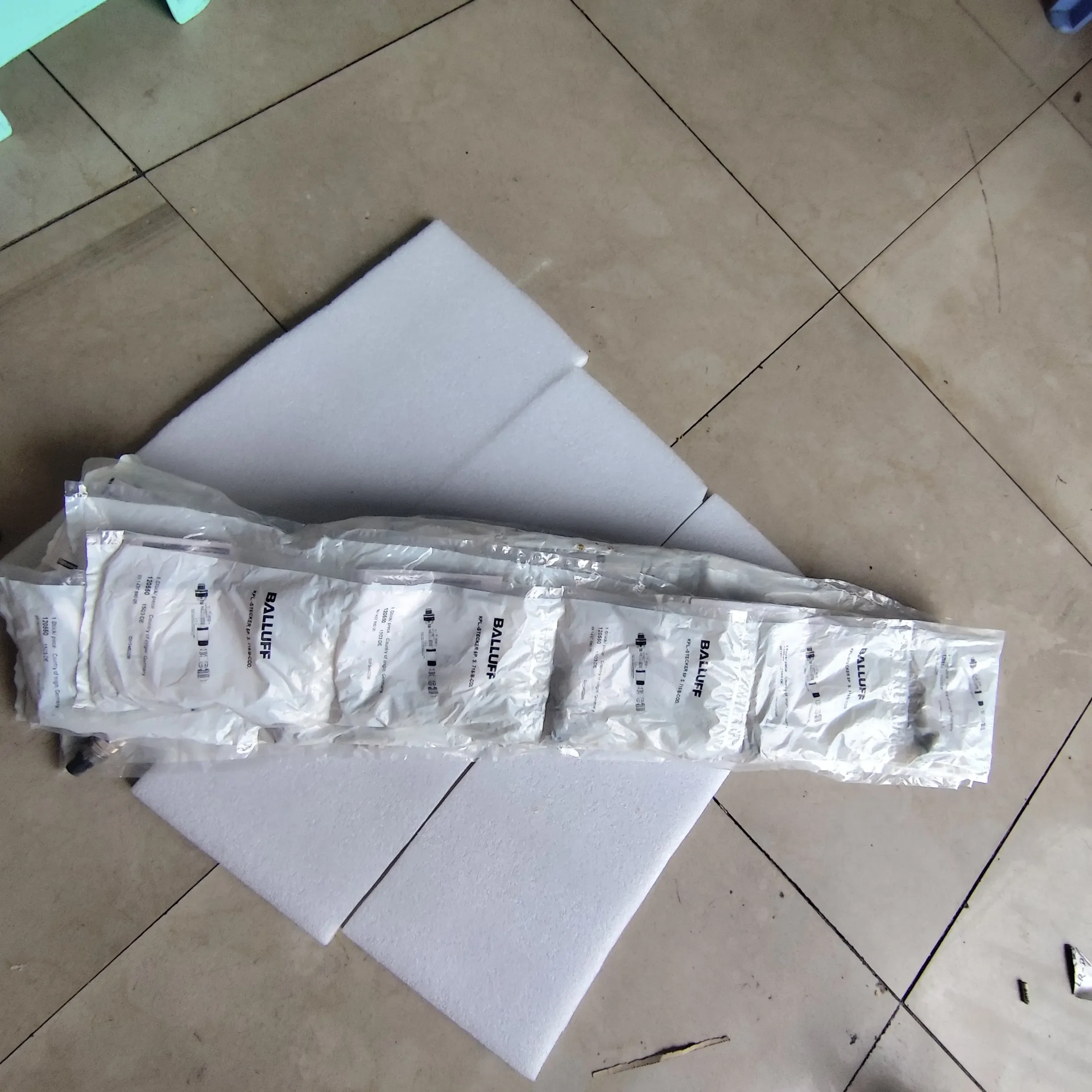 * Spot * Promotion New Original Balluff KPL-STECKER 5P.S.715/B-COD With Same Day Delivery