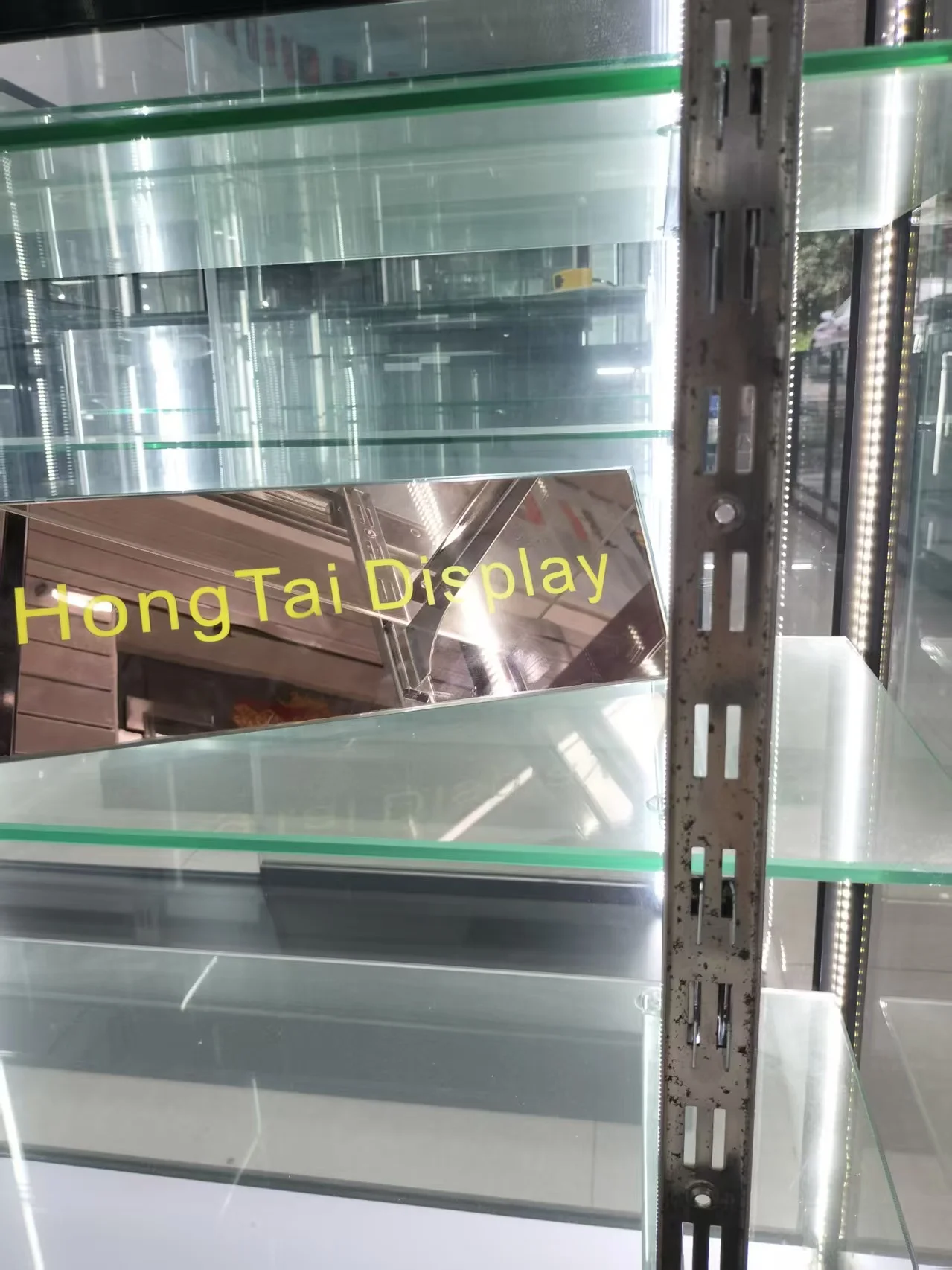 Custom.Factory Wholesale Mirror Sliding Door Strips Light Full View Store Cabinet Store Fixture Glass Cabinet Smoke Store Displa