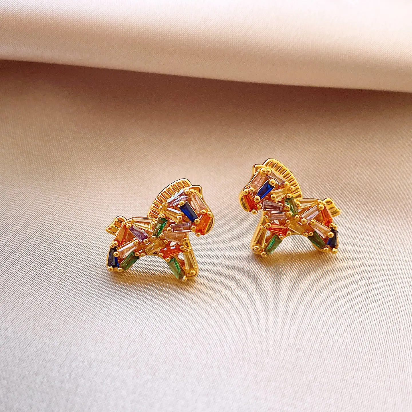 18k Gold Plated Full Zircon Horse Stud Earrings for Women Cute Colorful Animal Zodiac Ear Studs Dedicate Jewelry Gifts K1