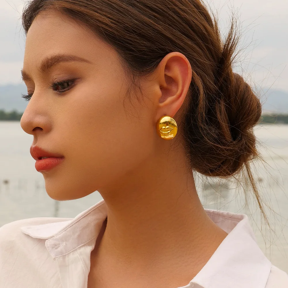 

Stainless Steel PVD 18K Gold Plated Tarnish Musk Face Stud Stud Earrings For Woman Jewelry Wholesale Summer Trendy