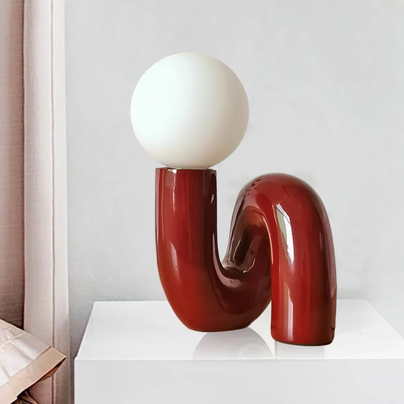 Postmodern Retro Resin Desk Lamp Fashionable Atmosphere Bedroom Bedside Table Lamp Glass Ornament Desk Lamp Artistic Desk Lamp