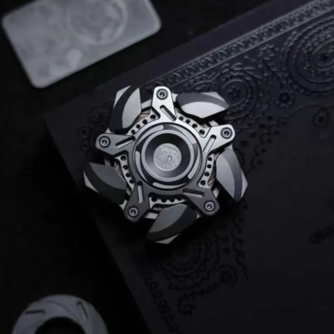 

KTS Металлическая открытая броня Спиннер EDC Игрушки из циркониевого сплава Антистрессовые сенсорные СДВГ Непоседающие игрушки Карманный размер