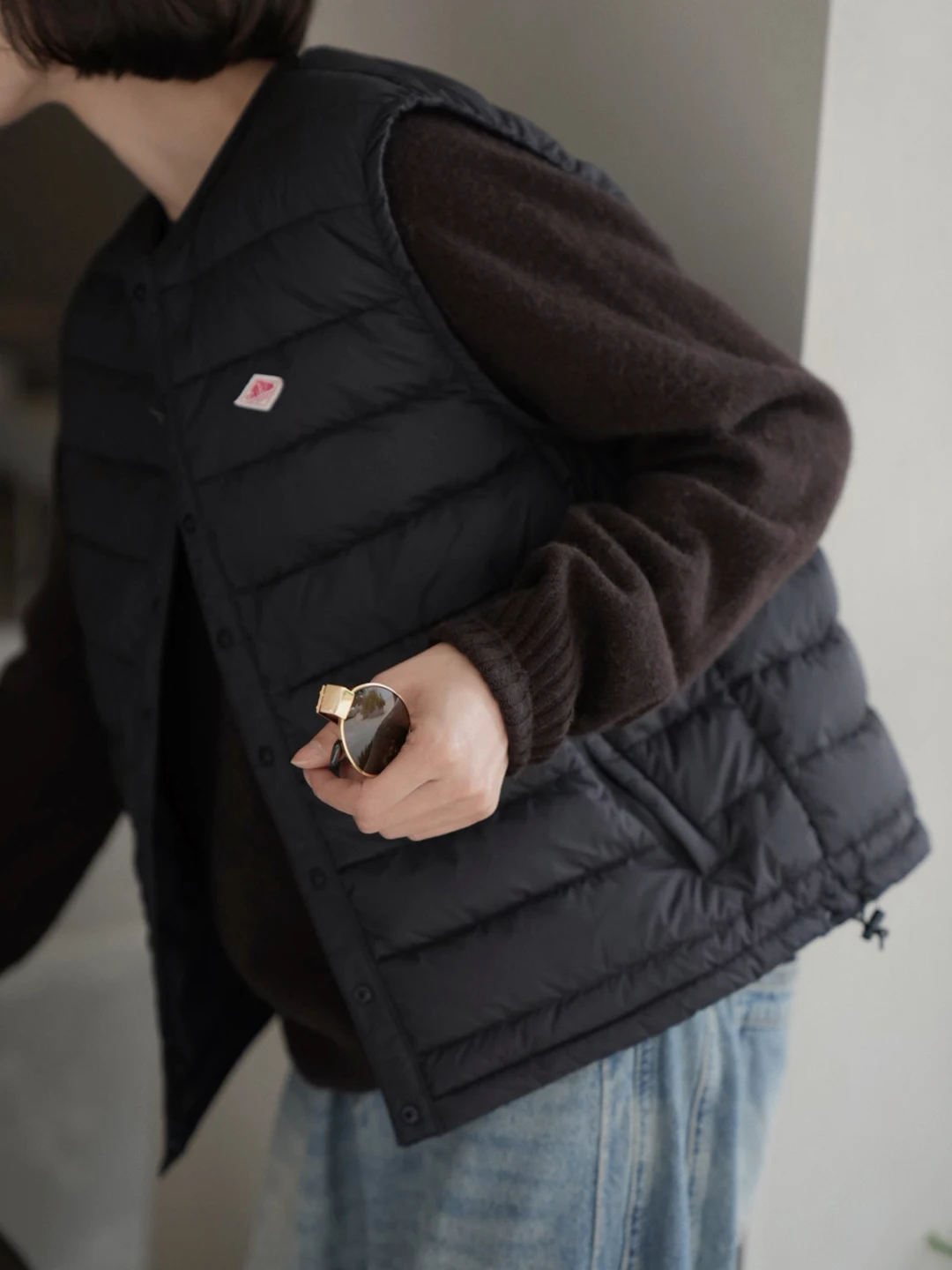 

iu Japanese Sle Retro Logo round Ne Goose down Vest Loose Slim Fit Svel down Jaet Women's Faion Autumn Winter