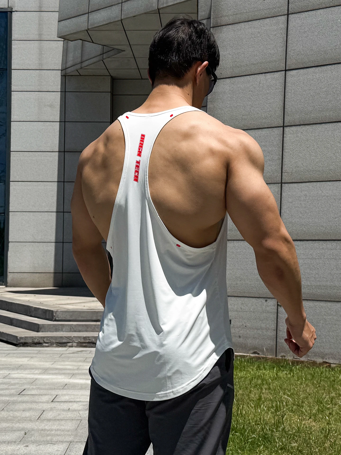 

Orgn Men's Loose Fit Training Vest Dry Fast Breathable Sleeveless Gym Workout Tank Top Polyester Fiber Running Fitness Clothing