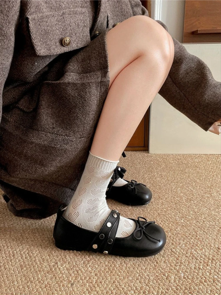 

Comfortable Flat Retro Mary Jane Shoes Women 2026 New Style Polka Dot Low Top Footwear for Skirts