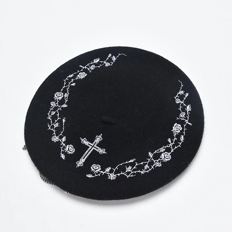 Sweet Cool Chain Embroidery Wool Beret  Women's French Painter Hat  Vintage Casual Beret for Fall Face Slimming Design