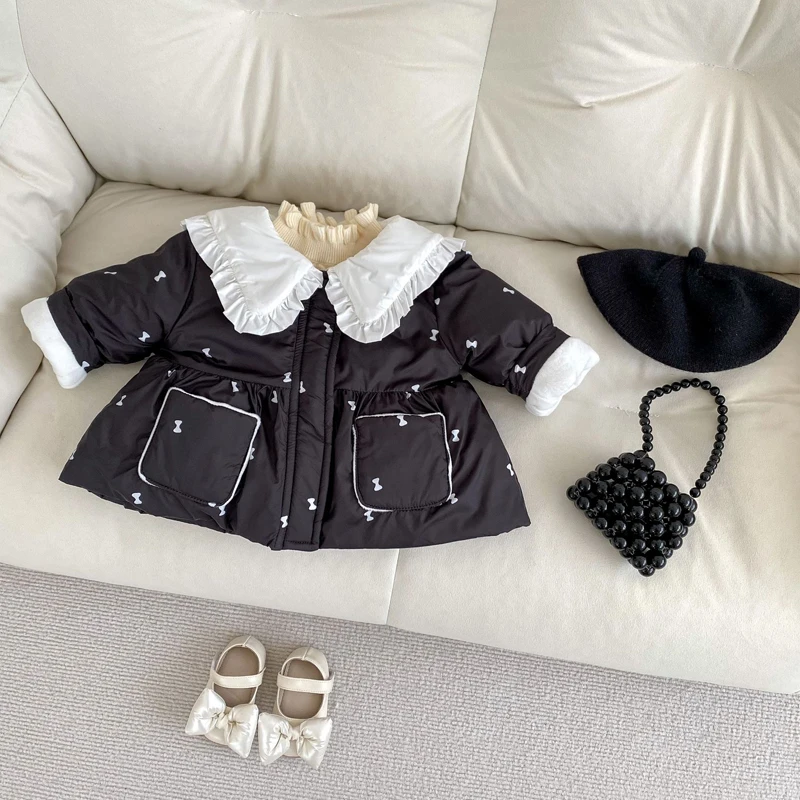 Winter new baby clothing, 0-3 year old female baby with thick velvet and butterfly printed cotton collar jacket