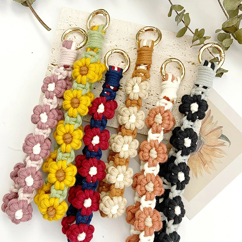 Hand Woven Daisy Flower Keychain Bohemian Style Wrist Strap Fashionable Versatile Mobile Phone Chain ﻿ ﻿ ﻿