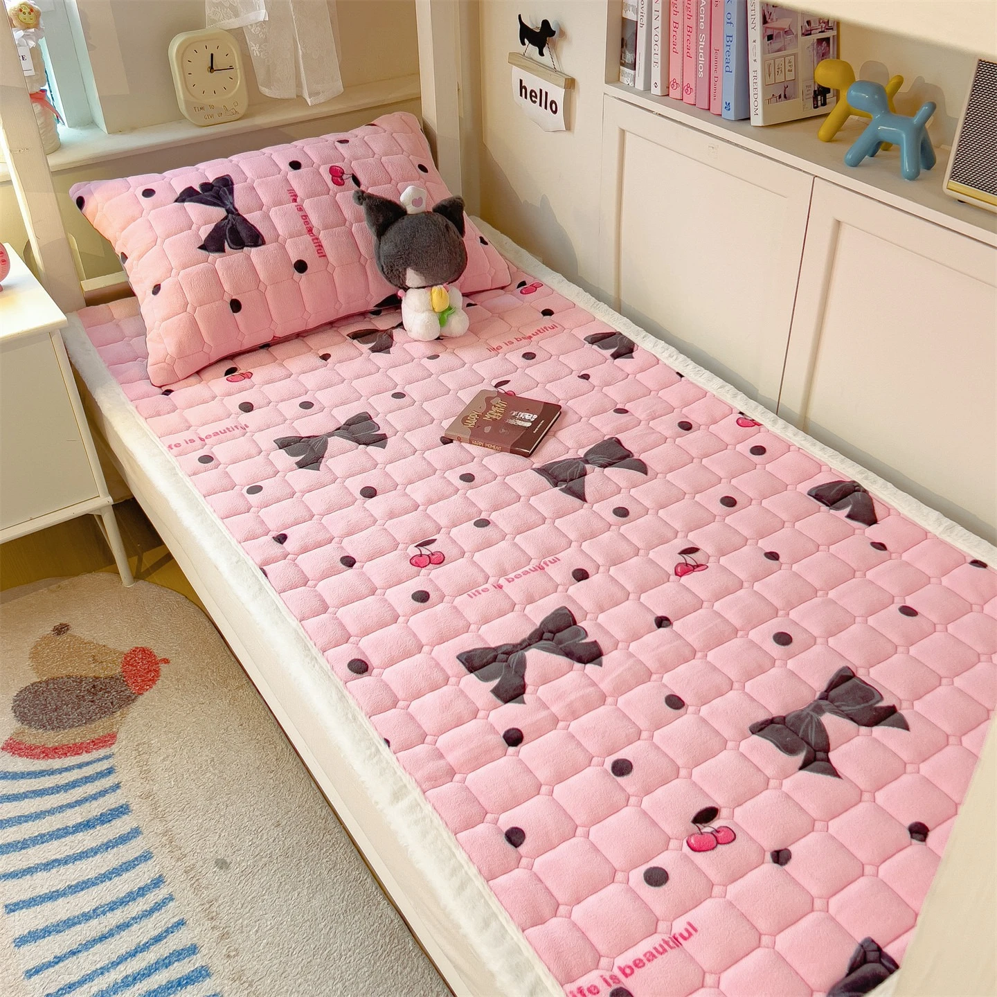 Plush Thicken Quilted Mattress Cover Mat Warm Soft Velvet King Queen Quilted Bed Sheet Autumn Winter Tatami Pads Soft Bedspreads
