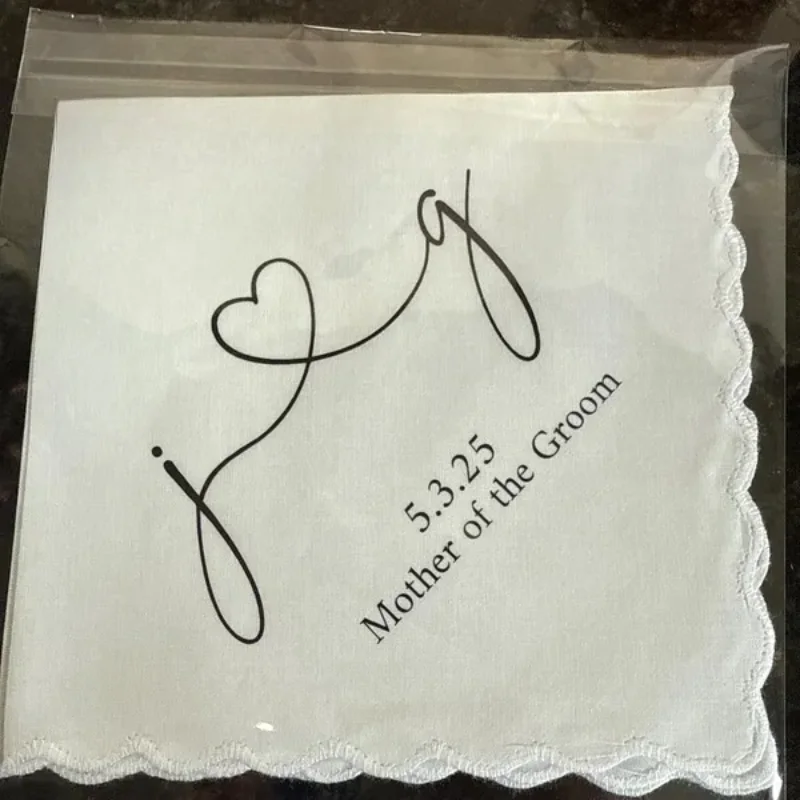Personalisiertes Taschentuch, Hochzeitstaschentuch mit Initialen und Herz, Geschenk von der Braut an den Bräutigam, Mutter der Braut, Hochzeitsgeschenk – Detail 2