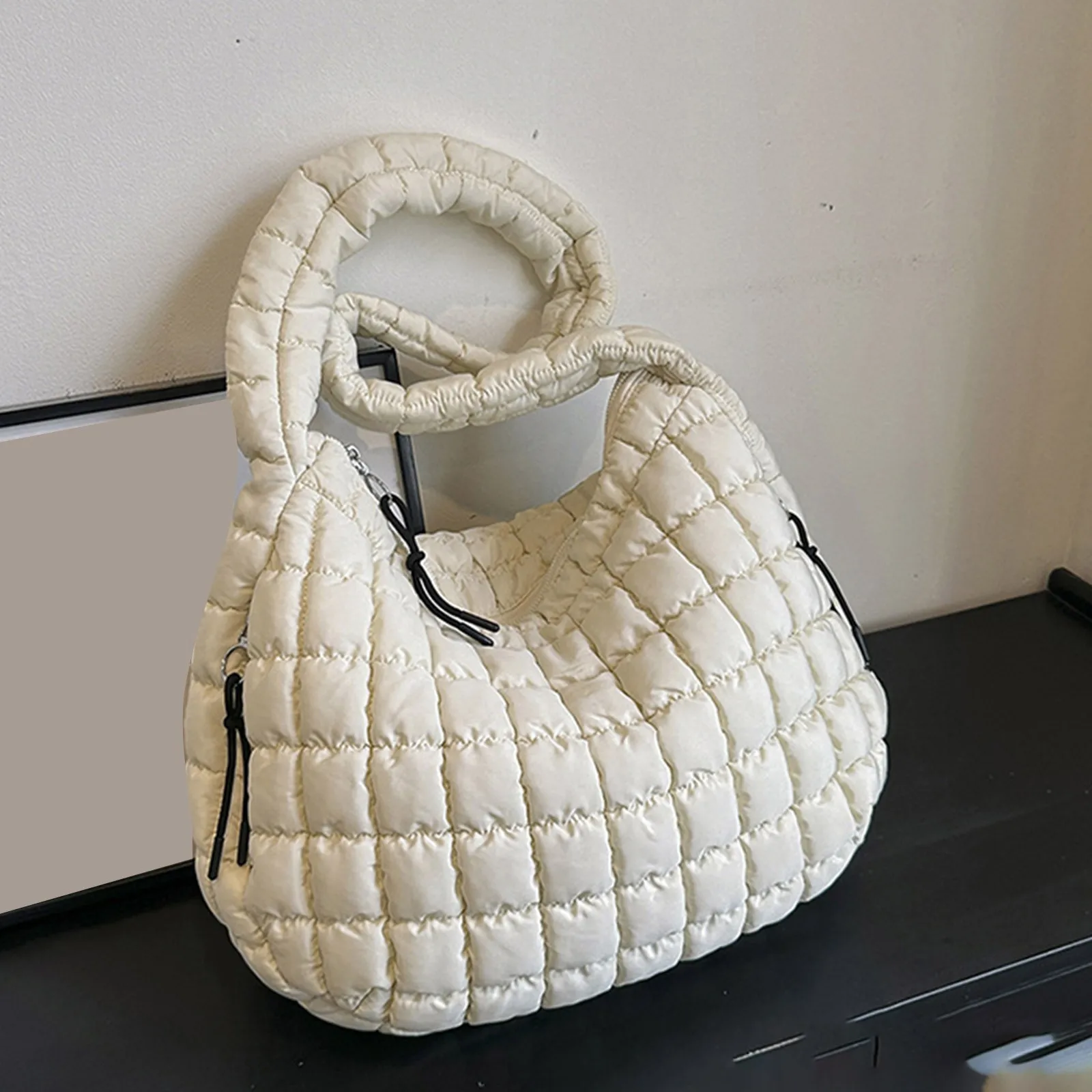

Tote Bag for Women Travel Pleated Clouds Bag Fashion Shoulder Tote Dumpling Bag Large Capacity Down Cotton Armpit Women's Bags