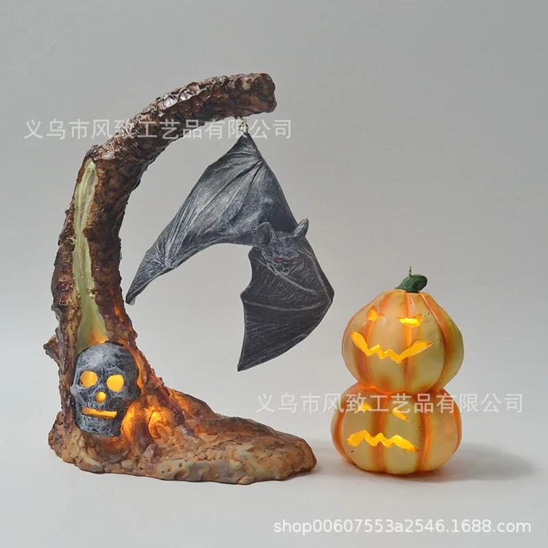 

Halloween Pumpkin Bat Lamp‌ - LED Resin Decor with Spooky Atmosphere