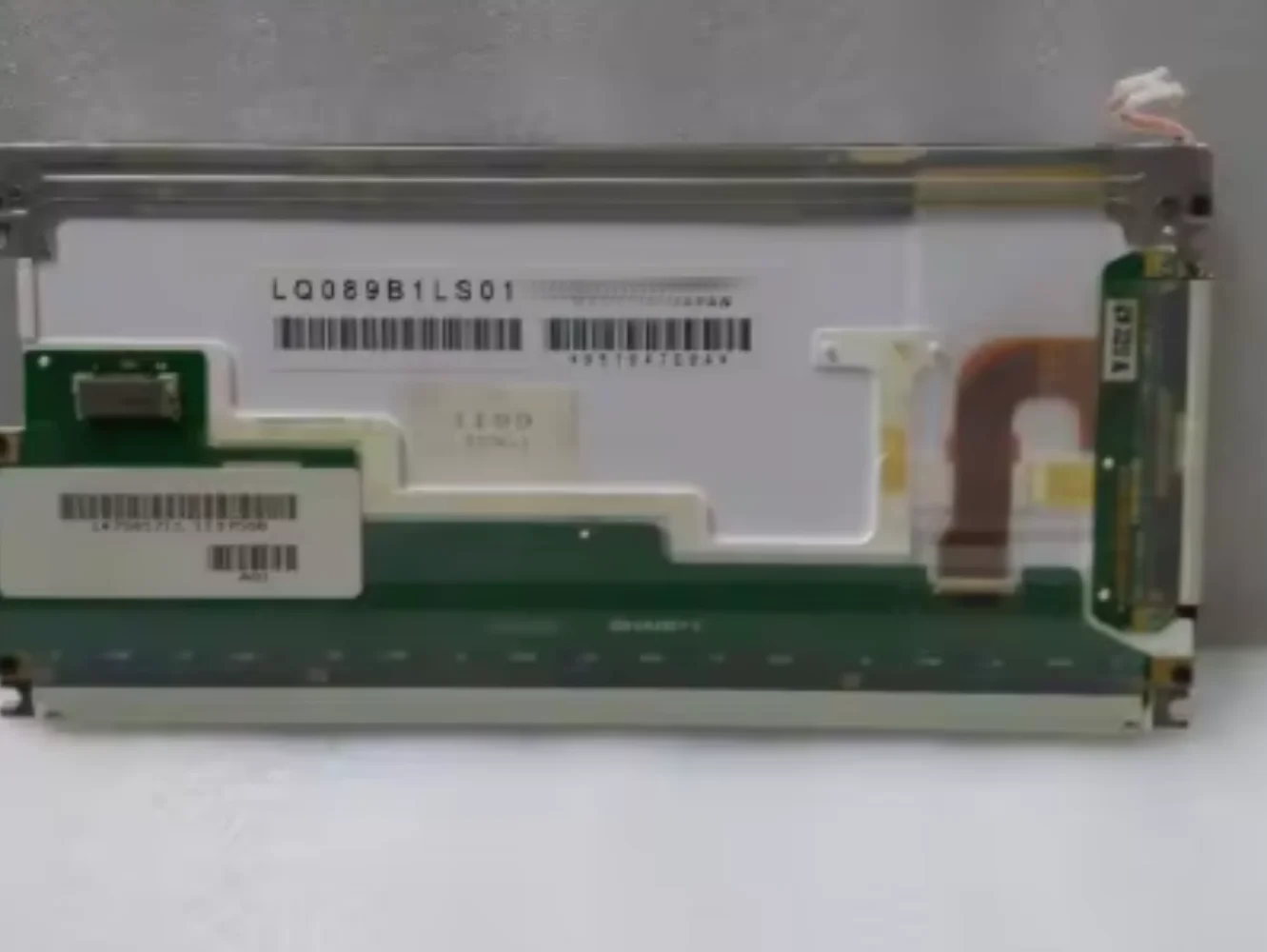 Panel Layar LCD LQ089B1LS01
