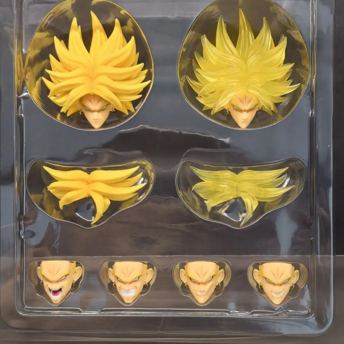 

MP Broly Head Sculpt Accessory Pack, Green and Yellow Double Head Set