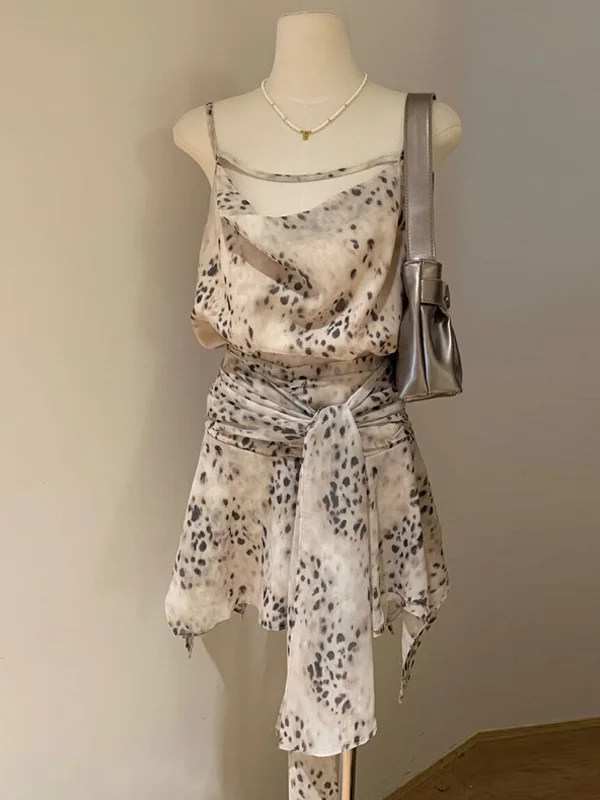 

2025 New Fashion Leopard Print Ruffle Hem Vest Sexy Short Waist Cinching Hollow out Neck Slimming Two Piece Set for Trendy Girls