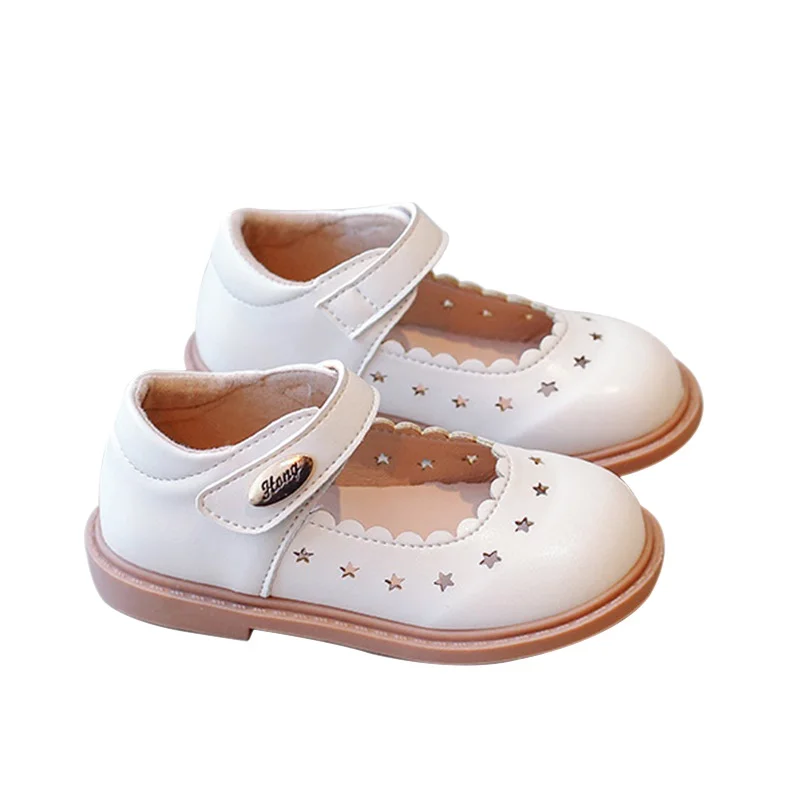 

Flat shoes The design of openwork stars Baby toddler shoes Comfortable lining Fashionable without losing the cuteness