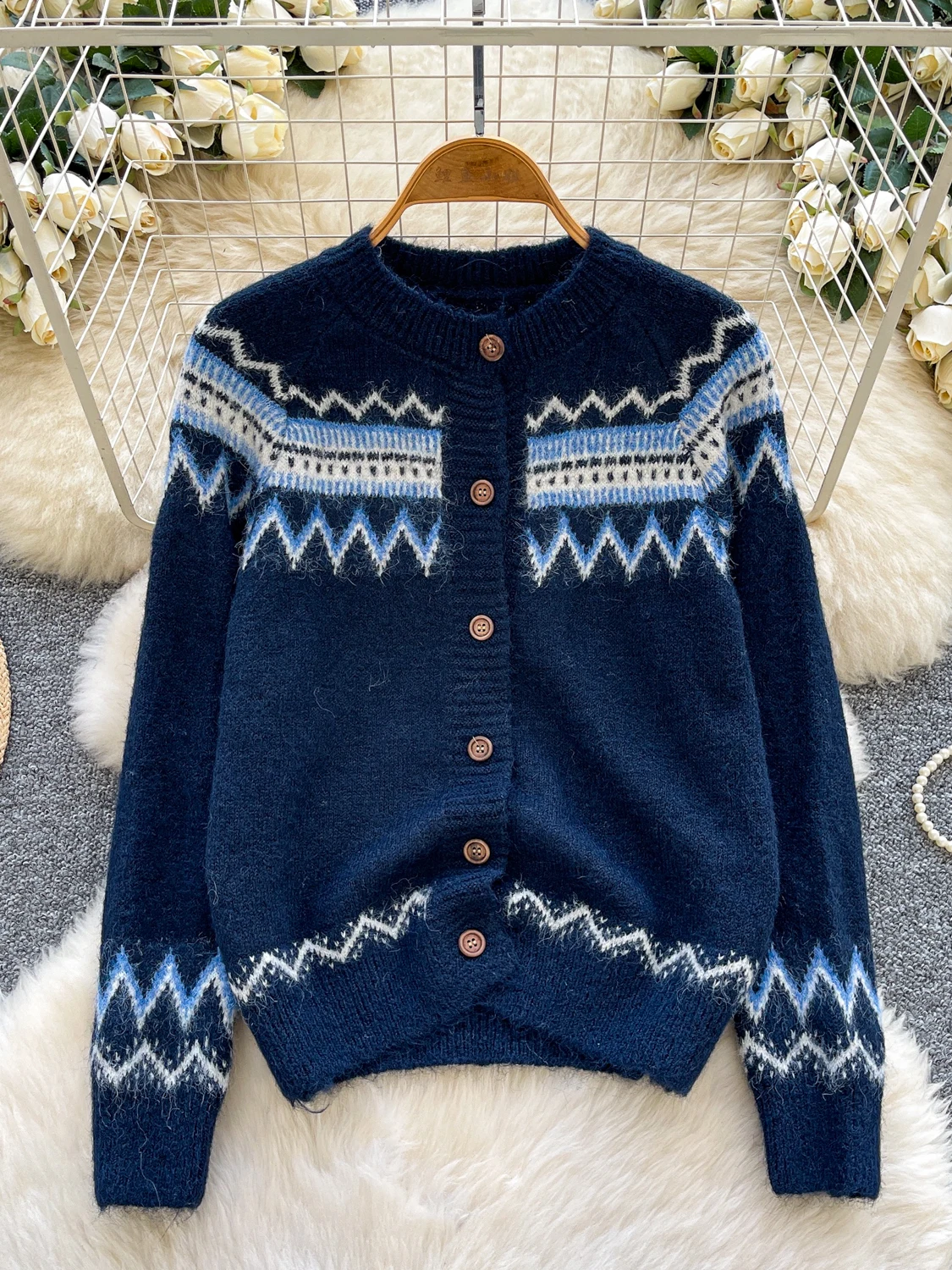 

Foamlina Women's Lazy Retro Fair Isle Knit Cardigan Autumn Winter O Neck Long Sleeve Buttons Warm Loose Sweater for Daily Wear