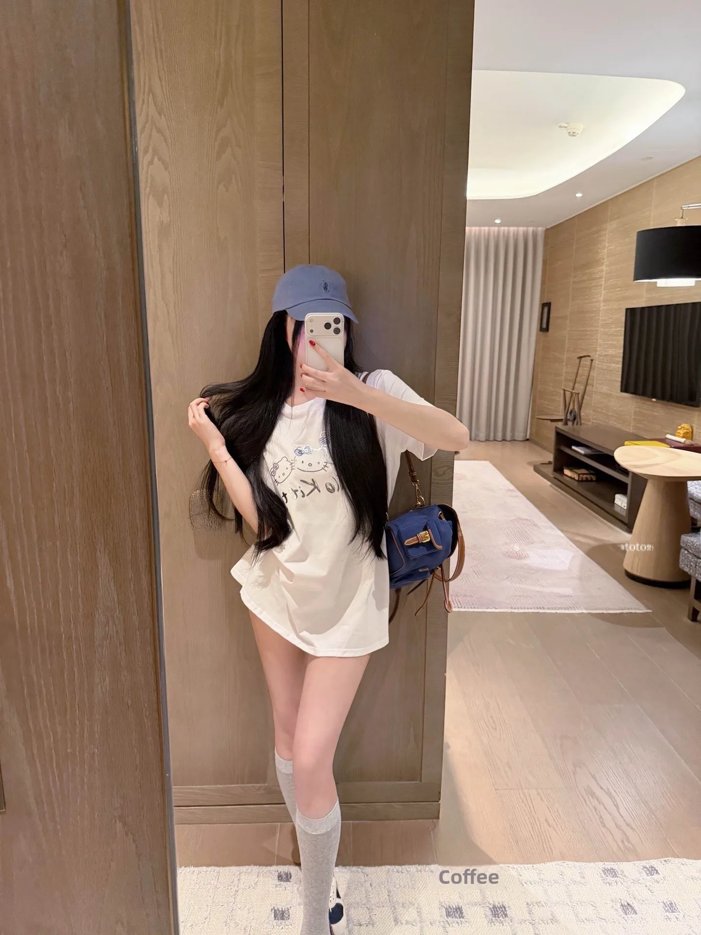 

Новая женская хлопковая футболка с 3D-принтом из серебряной фольги, в корейском стиле, с коротким рукавом средней длины, для повседневной носки