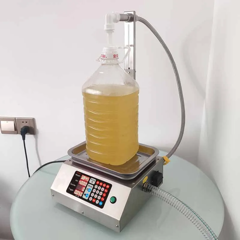 

Hot Sale English Panel CSY-L17 Large Flow Weighing Automatic Quantitative Liquor Oil Liquid Mineral Water Filling Machine