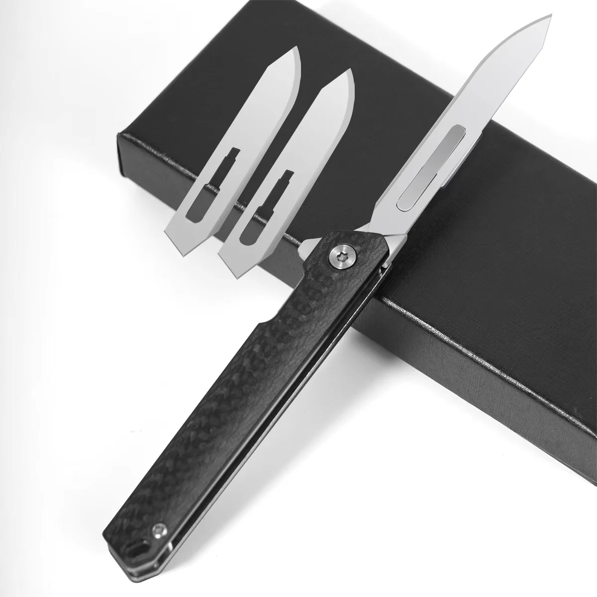 남성용 접이식 다용도 칼 이미지