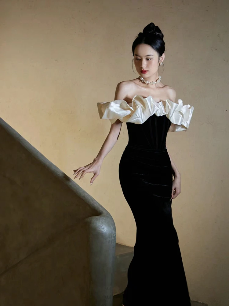 Elegant Black One-Shoulder Fish-Tail Gown for Bridal Photography Shoots Studio Portrait Photography Wedding Dress
