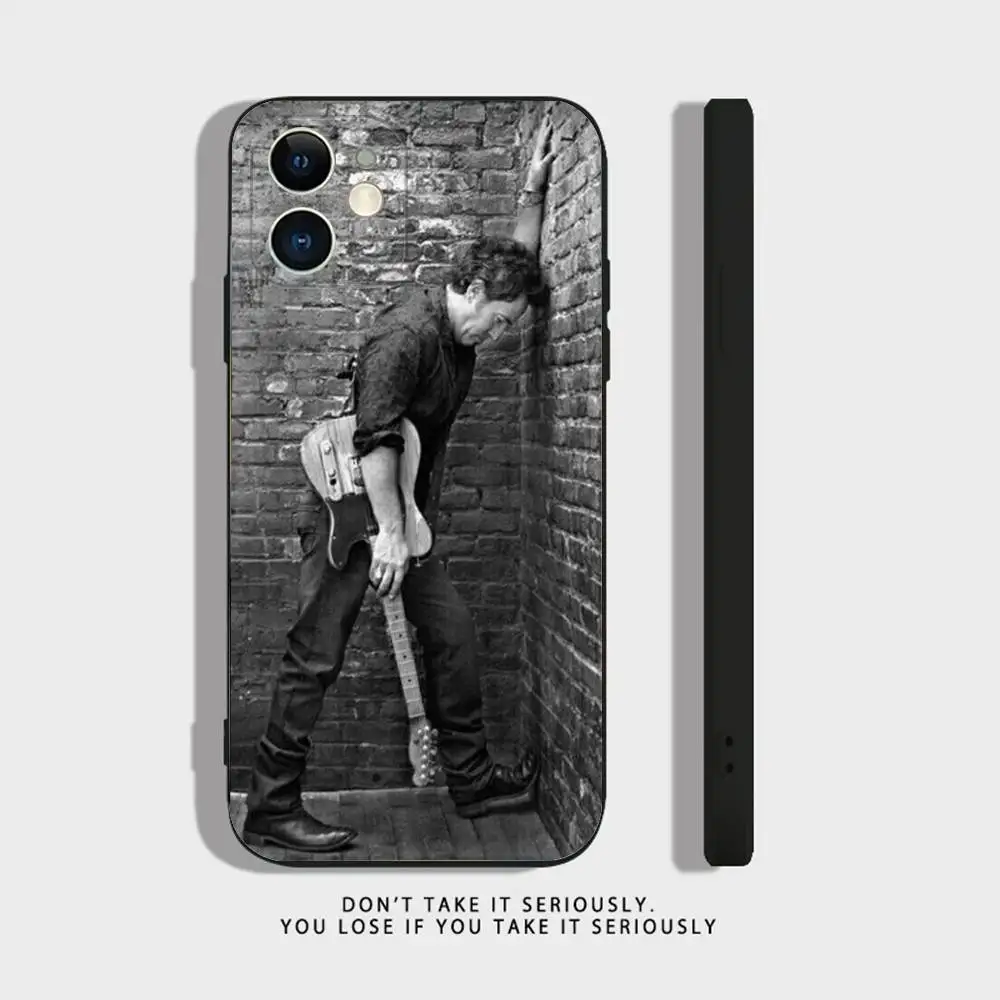 حافظة هاتف Singer Z-Zach Bryan لهاتف iPhone 16,15,14,13,12,11,Pro,X,XS,Max,XR,Plus,Mini Soft Silicone Black مقاومة للصدمات من مادة TPU