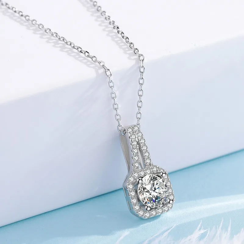 0,5-2ct Runde Moissanit-Halskette aus S925 Silber mit GRA-Zertifikat, zarter und vielseitiger Anhänger für Damen, Hochzeitsschmuck – Detail 5