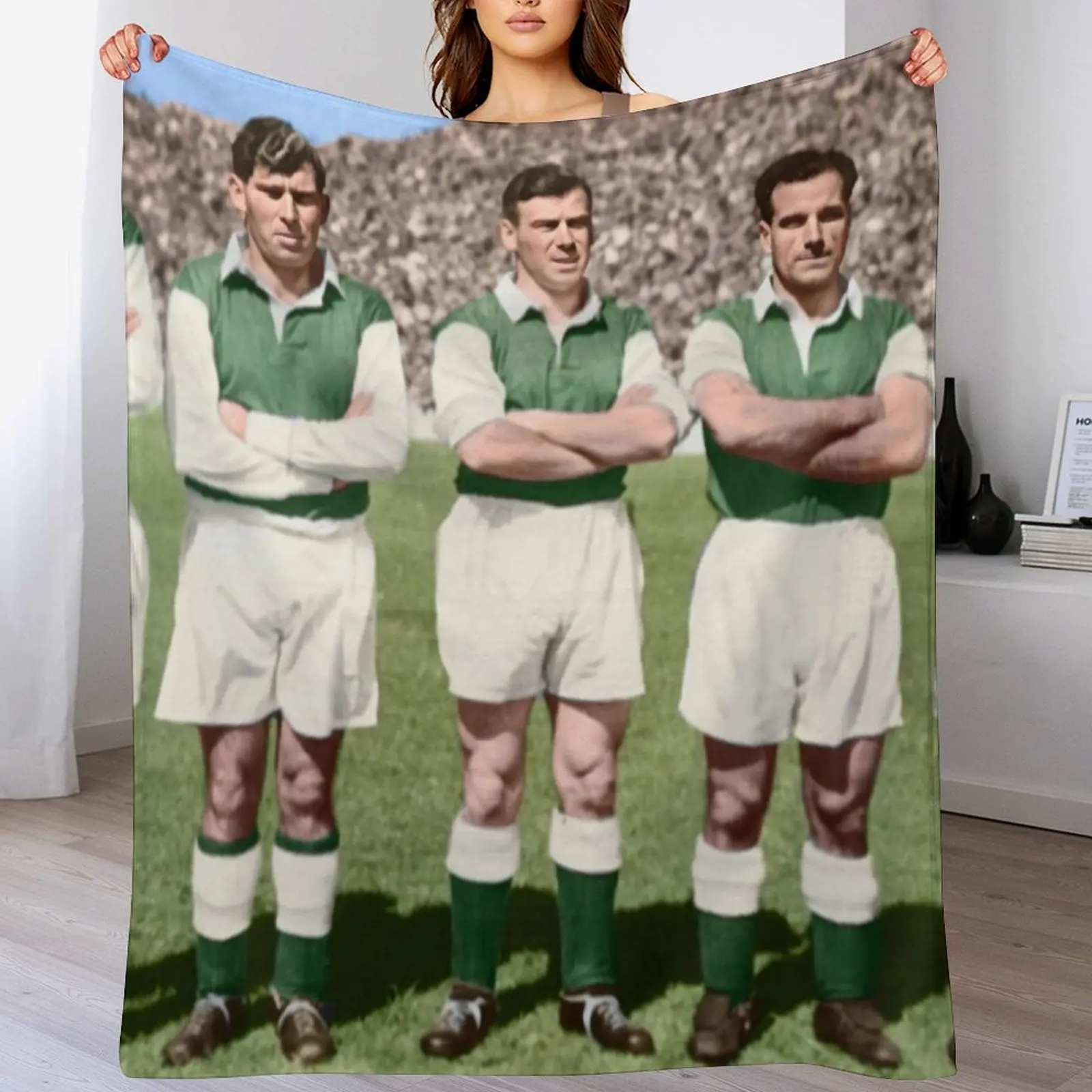 

The famous 5 of Leith Throw Blanket Flannels For Baby Multi-Purpose Soft Plush Plaid Blankets