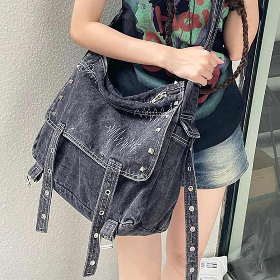 

Women's Large Shoulder Bag, Dark Rivet Crossbody Bag, Stylish and Durable, Perfect for Everyday Use, Fashion Accessory