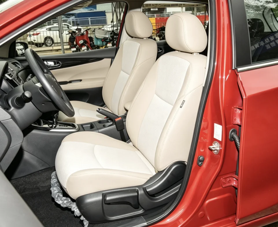 Für Nissan Tiida 2019~2023 Maßgefertigte Autositzbezüge Luxuriöses Nappaleder 100% Passgenau Innenraumzubehör 360 ° Vollständige Abdeckung – Detail 1