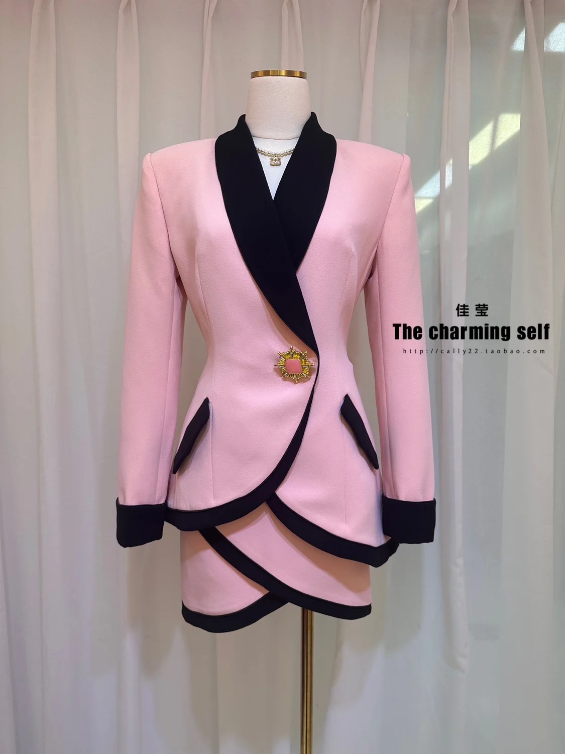 Vintage fashion Autumn/Winter 2023 Ladies Pink Slim suit jacket top + skirt