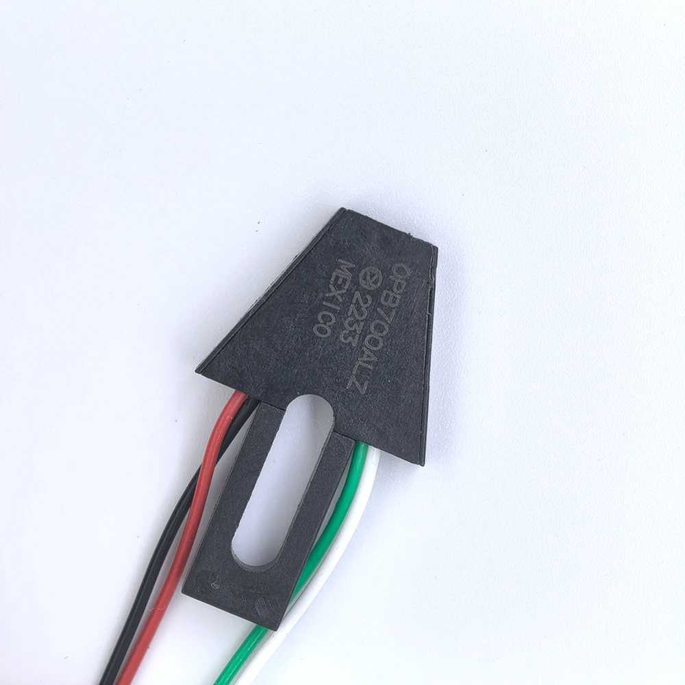 1pcs of  OPB700ALZnew and original IC sensor OPB700ALZ OPTO TRANS 5.08MM REFL C-MT