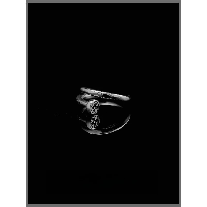 

Retro Cross Flower Nails Titanium Steel Ring for Boys Does Not Fade, Couple Women's Niche Design Gothic Ring