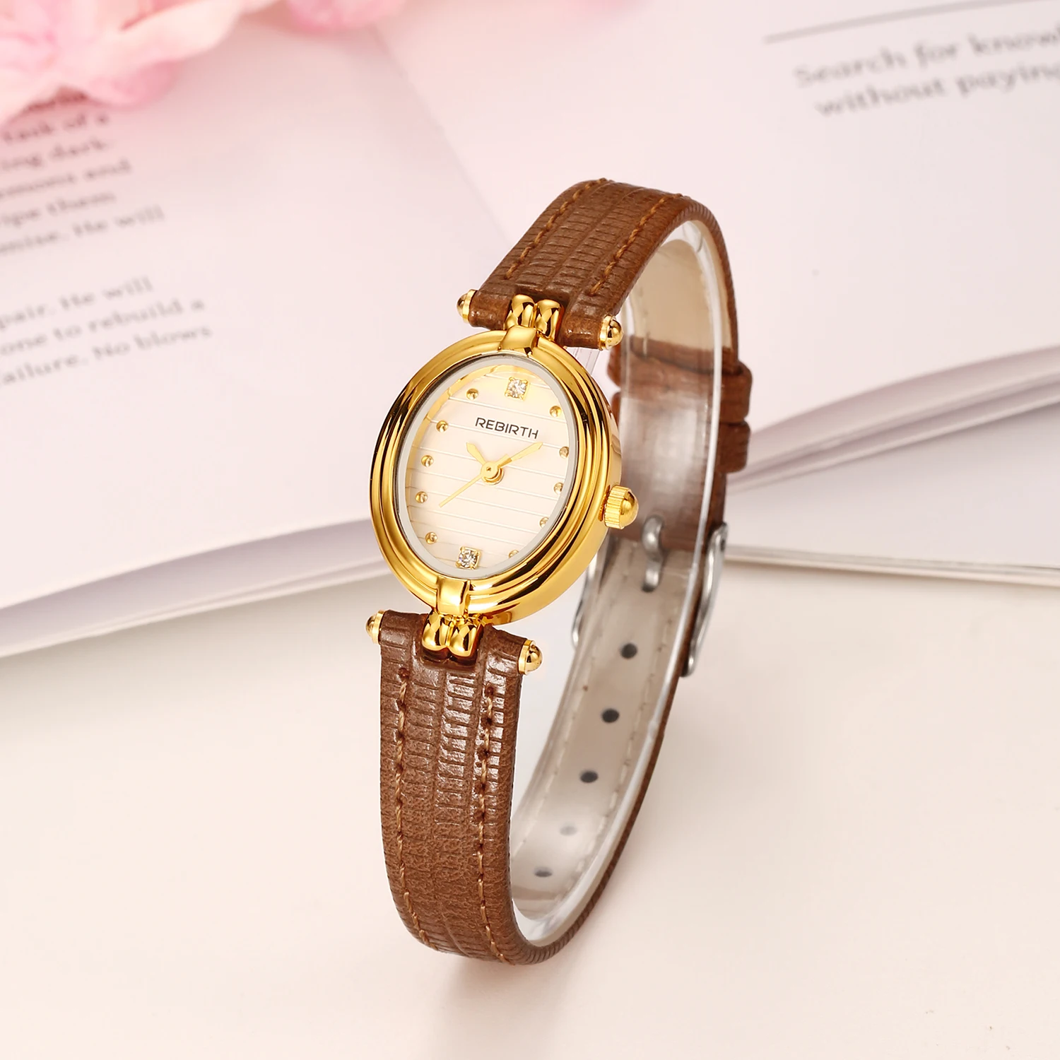 Exquisite Casual Compact Leather Strap Simple and Stylish Women's Quartz Watch