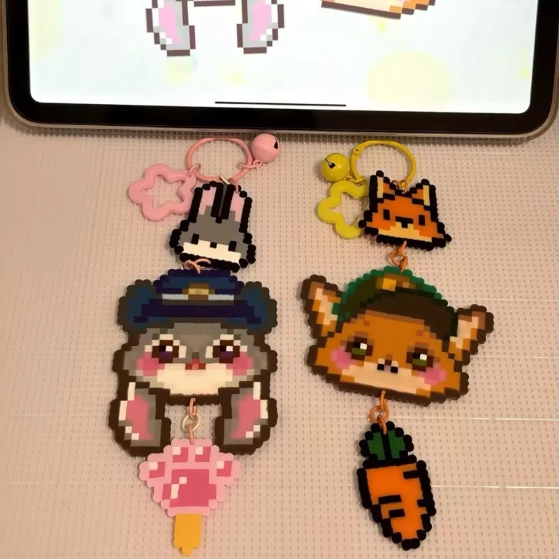 

Disney Zootopia Pixel Art Judy Nick Keychain Acrylic Display Stand Bag Charm Cute Couple Accessories Birthday Gift for Friends
