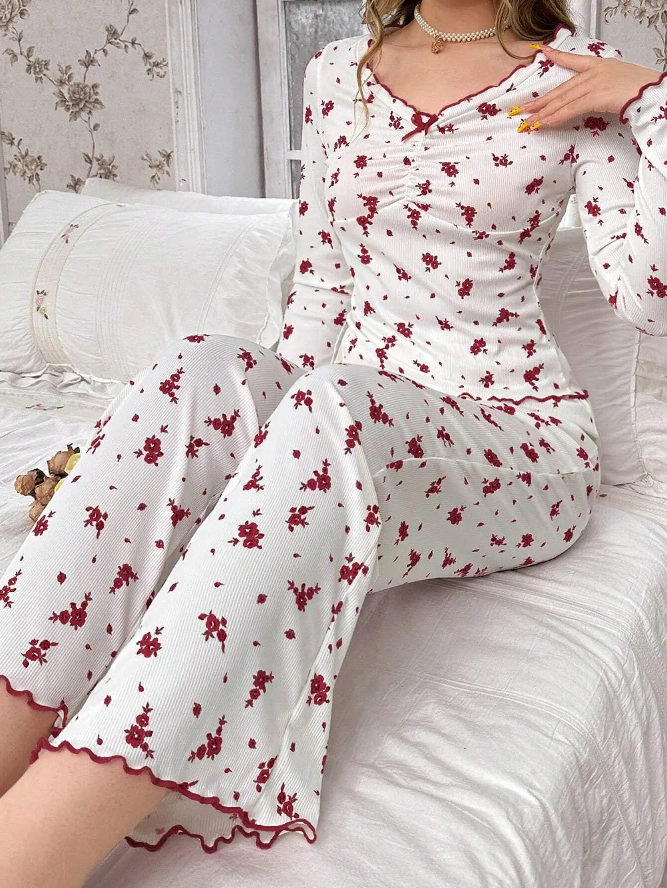 the-2025-autumn-deep-v-home-wear-set-women's-pajamas-corset-and-long-pants-can-be-worn-outside