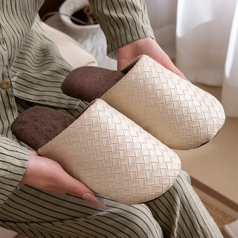 Simple Winter New Women's Grid PU Cotton Slippers Indoor Velvet Warm and Comfortable Soft Bottom Mop Household Cotton Mop