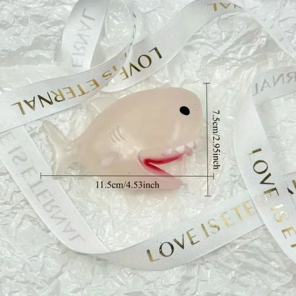 Farbwechselndes, haaiendruckendes Stofftier, bezaubernder neuartiger Stressabbau, lustige, sonnenlichtgeinduzierte Farbtransformation